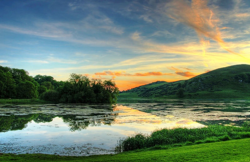lough_gur.jpg (Lough Gur) lough gur