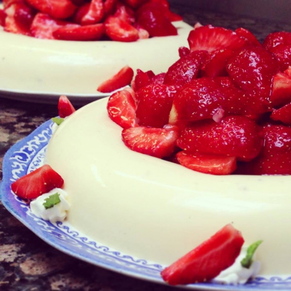 yoghurt_cardamom_cream_square.jpg (Youghurt and Cardamo) yoghurt cardamom cream square