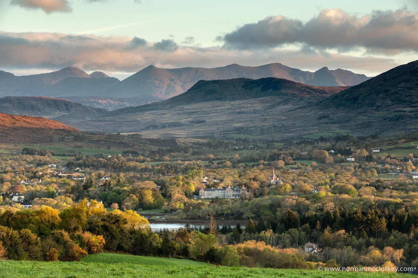 Park Hotel Kenmare Photo of hotel from distance