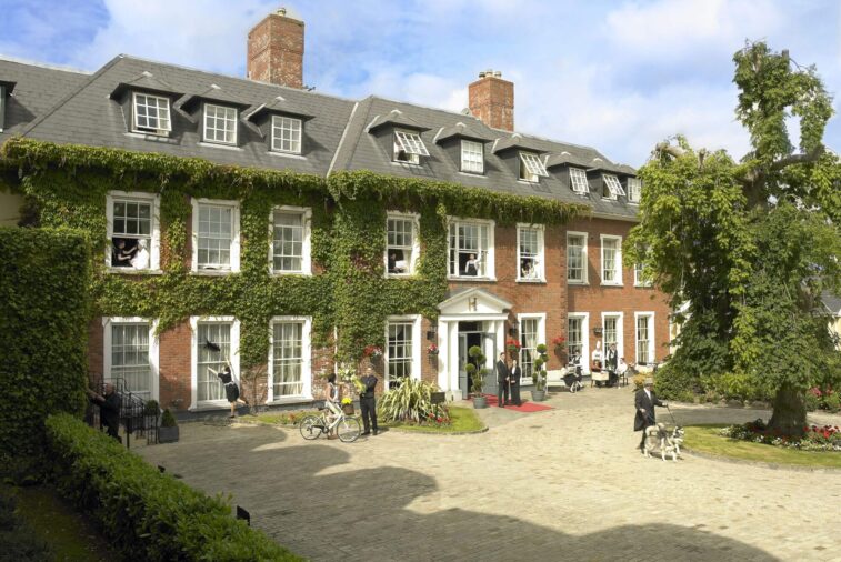 Exterior Hayfield Manor