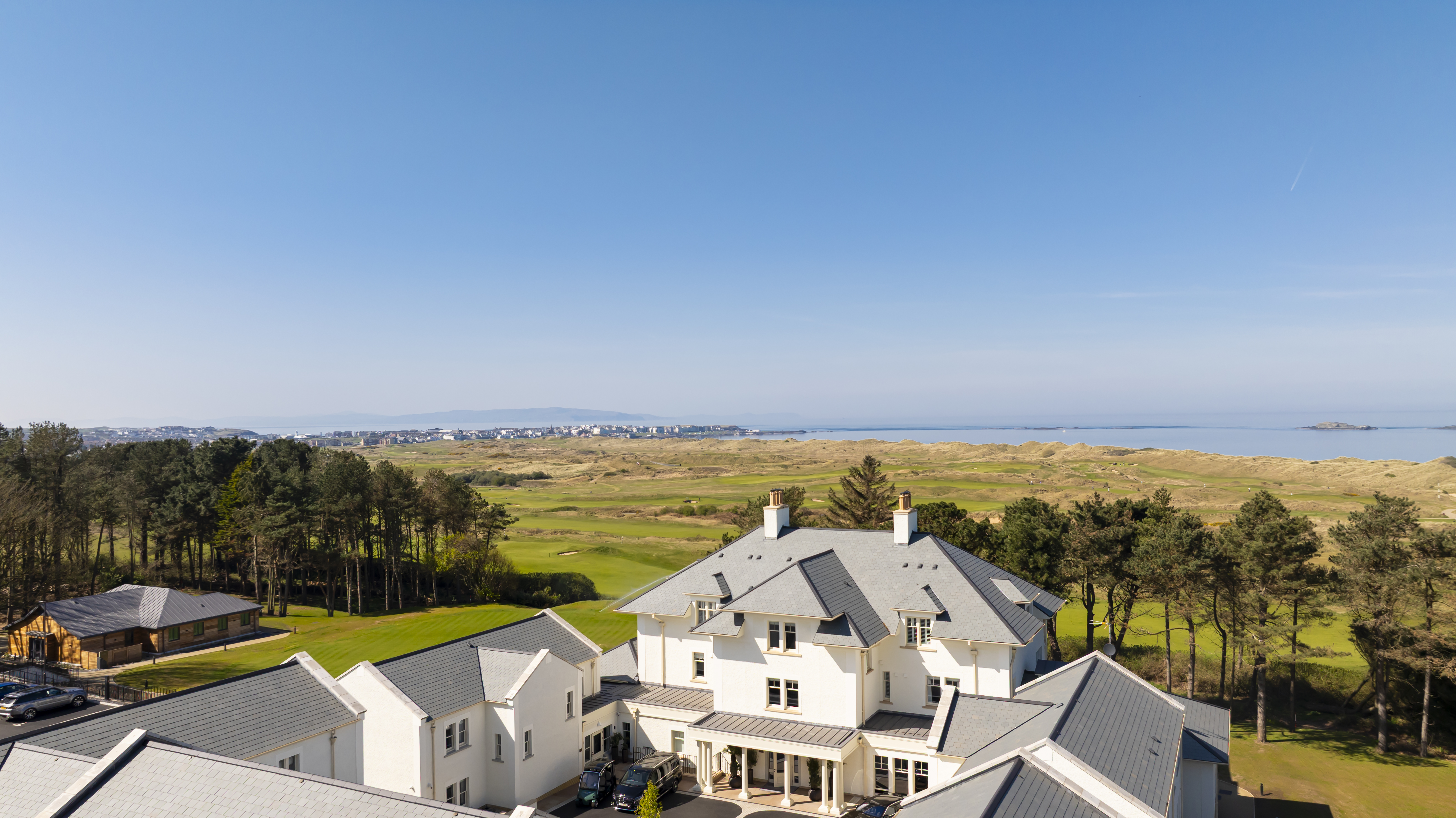 killarney_royal_hotel_-_royal_king_room_2017.jpg (Killarney Royal Hote) exterior course